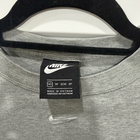 Nike Heather Gray Short Sleeve Tee - Picture 3 of 3
